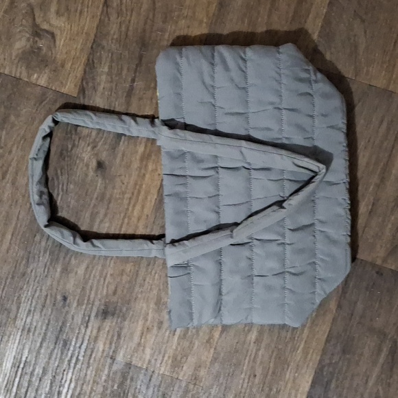 New Lord & Taylor Gray Puffer Shoulder Bag. - Picture 2 of 12